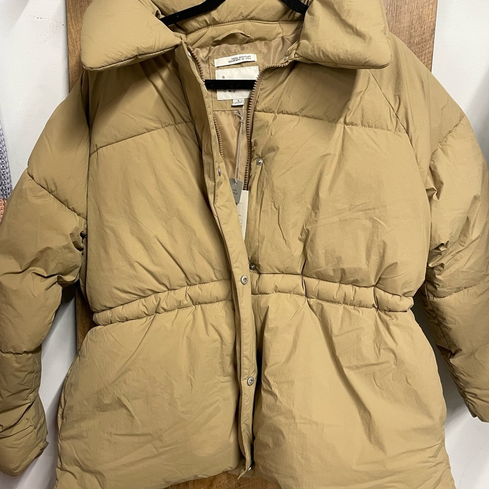 Brown puffer jacket (BRAND NEW W/ TAGS)